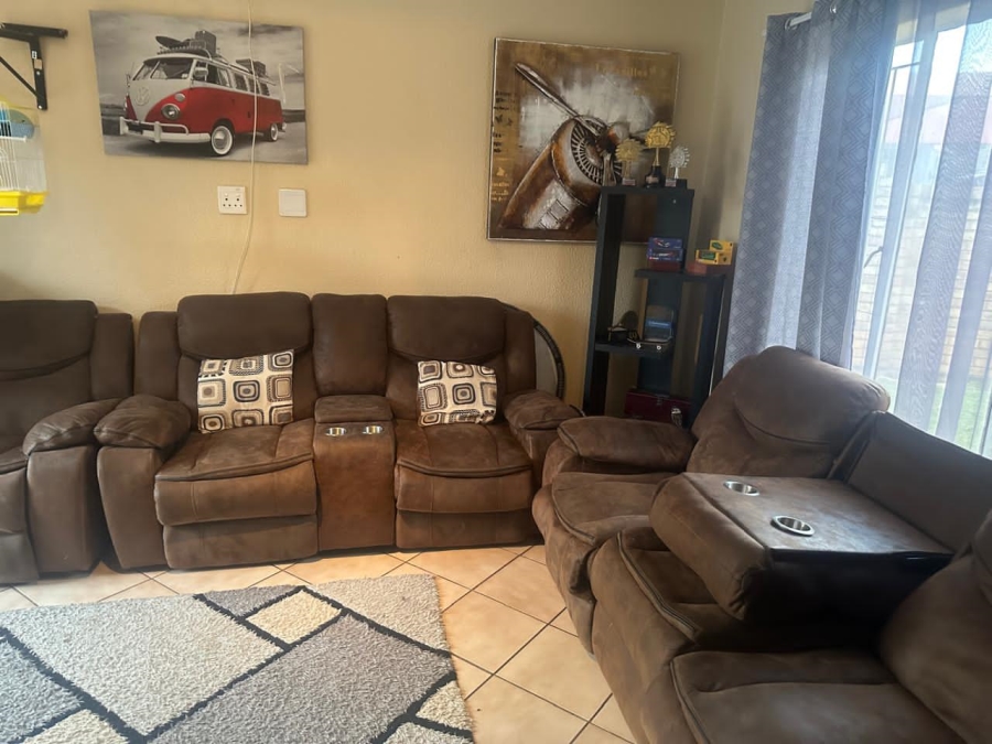 5 Bedroom Property for Sale in Waterval East North West